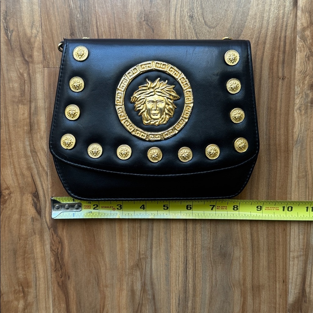 VTG • Medusa Head Leather & Chain Bag - Picture 3 of 9